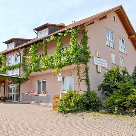 Gaestehaus Kleine Kalmit ランダウ・イン・デア・プファルツ エクステリア 写真